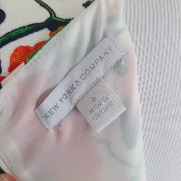 New York and Co floral polka dot dress - Picture 6 of 6